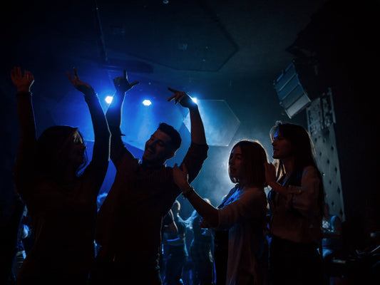 T shirt hardcore : le vêtement incontournable pour vibrer dans l’univers rave party